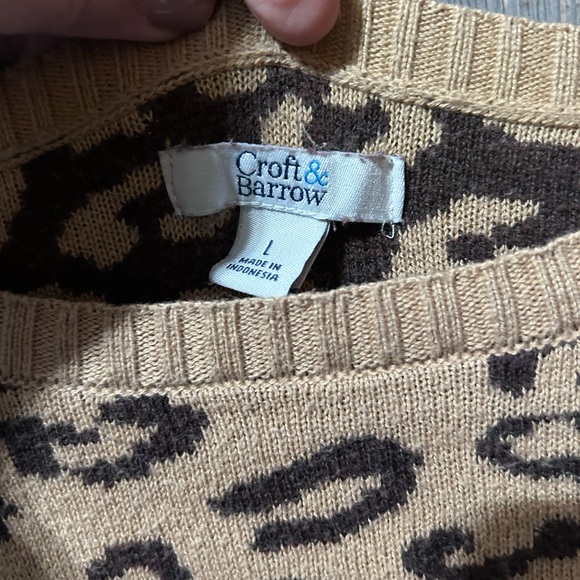 EUC Croft and Barrow size Large sweater Leopard Print - Picture 2 of 3